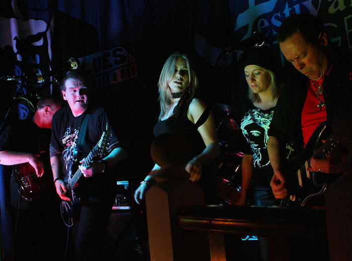 � Copyright 2009 Alan White. All Rights Reserved.