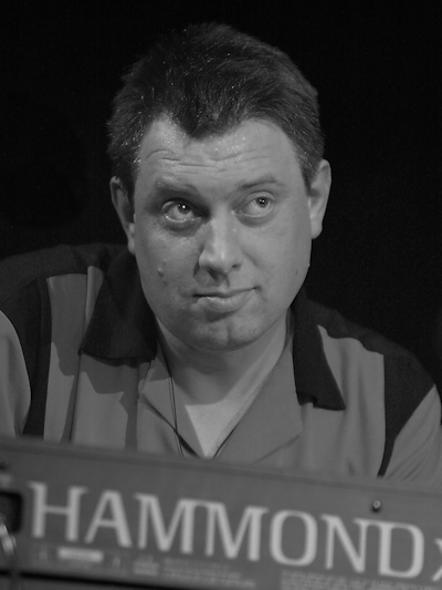 � Copyright 2009 Alan White. All Rights Reserved.