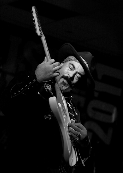 � Copyright 2011 Alan White. All Rights Reserved.