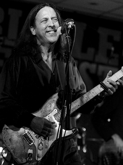 � Copyright 2011 Alan White. All Rights Reserved.
