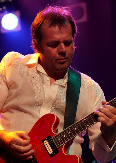 � Copyright 2011 Alan White. All Rights Reserved.
