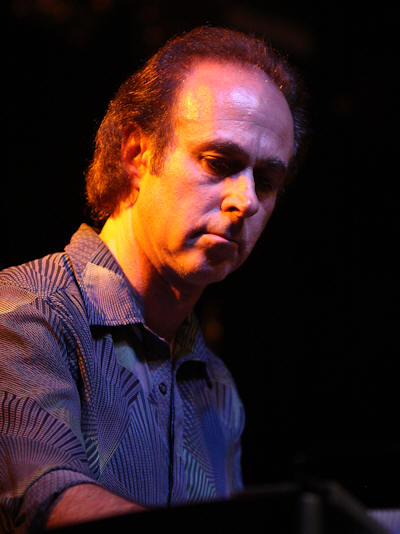 � Copyright 2009 Alan White. All Rights Reserved.