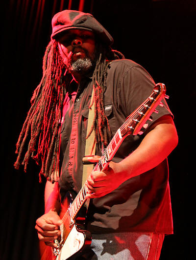 � Copyright 2009 Alan White. All Rights Reserved.