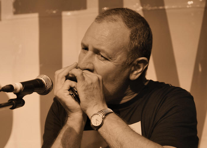� Copyright 2010 Alan White. All Rights Reserved.