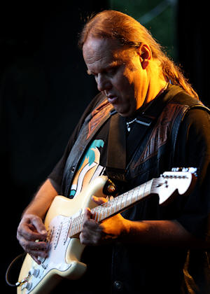 � Copyright 2011 Alan White. All Rights Reserved.