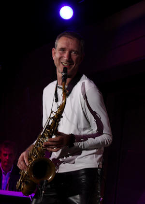 � Copyright 2010 Alan White. All Rights Reserved.