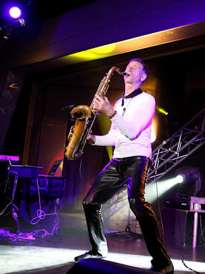 � Copyright 2010 Alan White. All Rights Reserved.