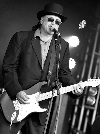 � Copyright 2011 Alan White. All Rights Reserved.