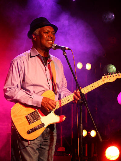 � Copyright 2010 Alan White. All Rights Reserved.