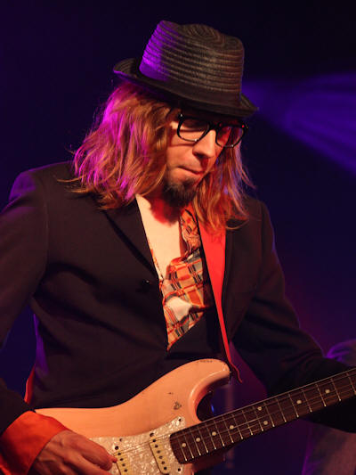 � Copyright 2010 Alan White. All Rights Reserved.