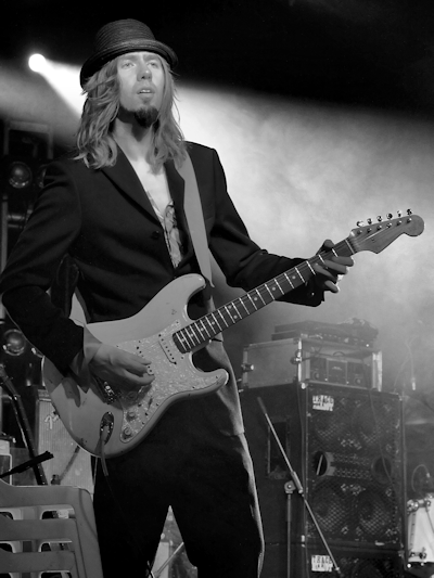 � Copyright 2010 Alan White. All Rights Reserved.