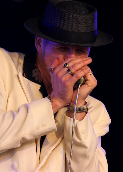 � Copyright 2011 Alan White. All Rights Reserved.