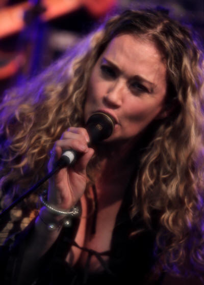 � Copyright 2011 Alan White. All Rights Reserved.