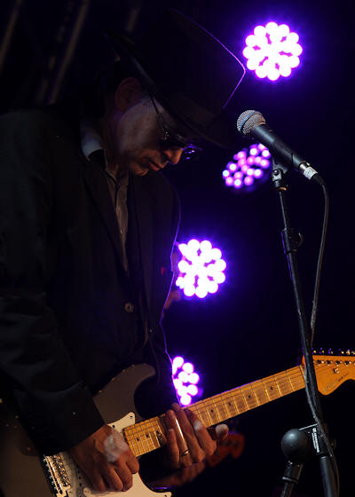 � Copyright 2011 Alan White. All Rights Reserved.