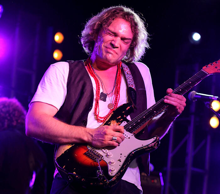� Copyright 2011 Alan White. All Rights Reserved.
