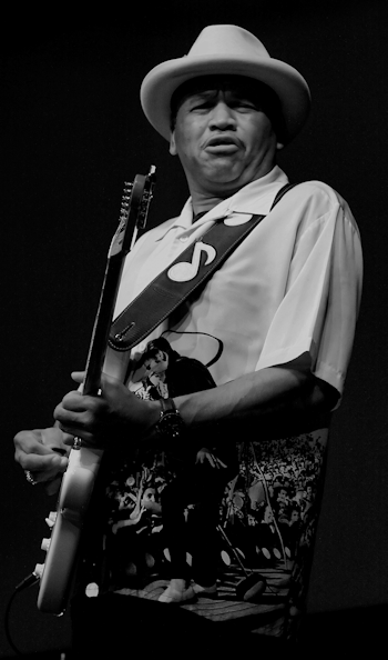 Sherman Robertson � Copyright 2010 Alan White. All Rights Reserved.