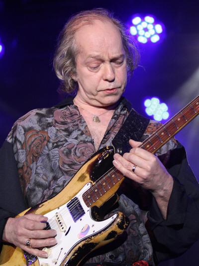 � Copyright 2009 Alan White. All Rights Reserved.