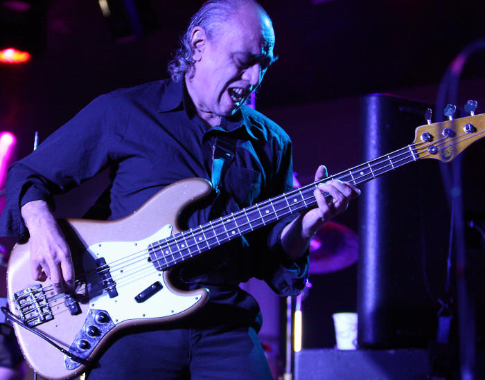 � Copyright 2009 Alan White. All Rights Reserved.