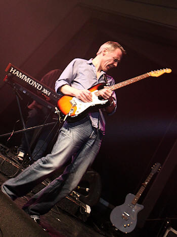 � Copyright 2011 Alan White. All Rights Reserved.
