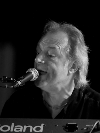 � Copyright 2009 Alan White. All Rights Reserved.