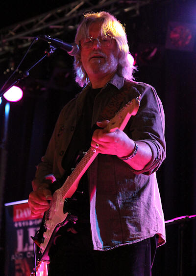 � Copyright 2009 Alan White. All Rights Reserved.