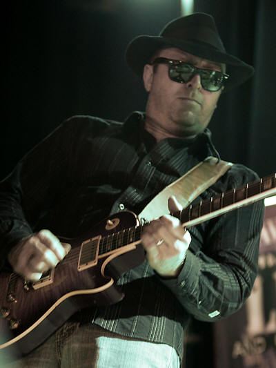 � Copyright 2009 Alan White. All Rights Reserved.