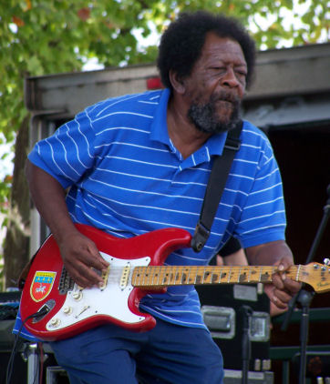 Willie King � Copyright 2007 Courtland Bresner. All Rights Reserved.