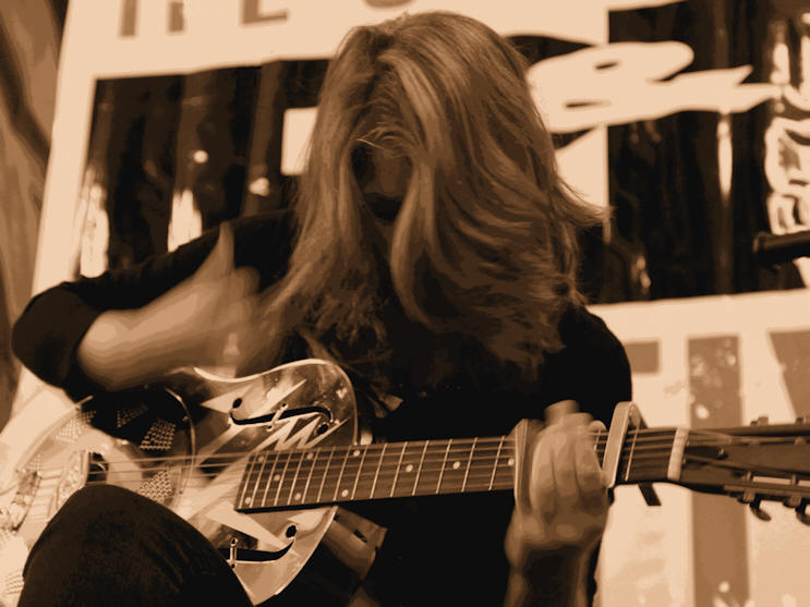 Lucy Zirins © Copyright 2009 Alan White. All Rights Reserved.