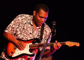 Robert Cray © Copyright 2010 Alan White. All Rights Reserved.